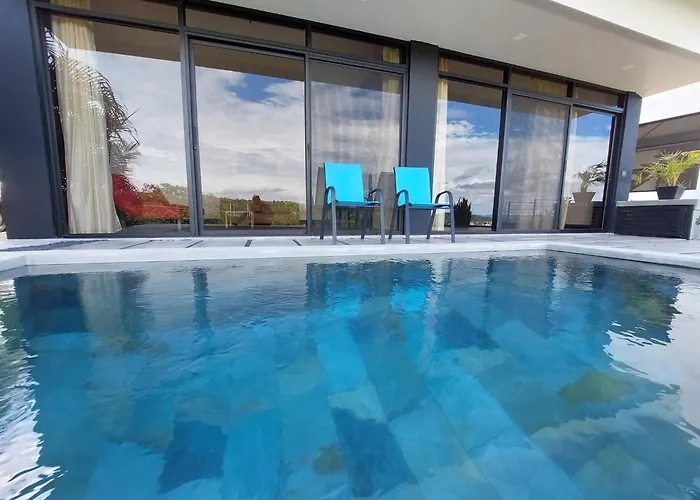 Ferienhaus Oceanview Modern With Pool